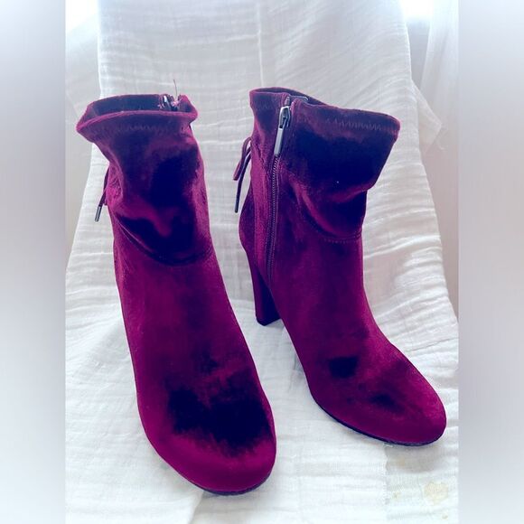 Francescas red velvet boots! Brand new perfect condition; Size 7 - Picture 3 of 7